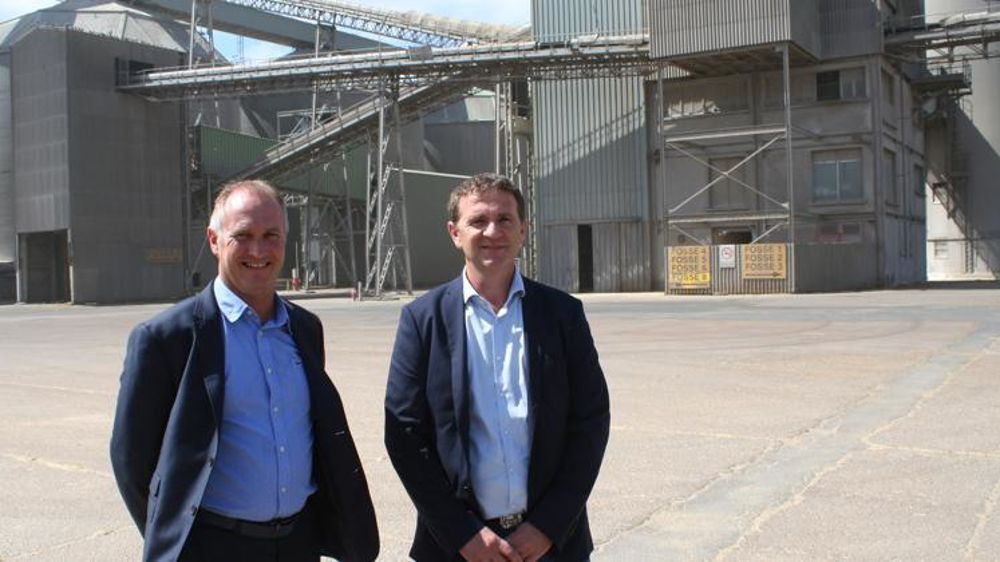 Laurent Bué, président de la Sica Nord Céréales, à droite, et Joël Ratel, directeur général : « Notre objectif est double, garantir chaque année, le niveau de qualité exigé par nos clients habituels comme l’Égypte, l’Algérie et le Maroc et partir à la conquête de nouveaux marchés comme l’Iran, la Libye ou les pays de l’Afrique de l’Ouest ». © B. Cailliez